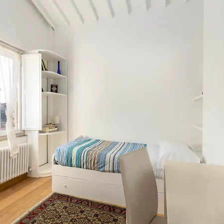 The View: Boutique Near Piazza Del Campo Apartment *